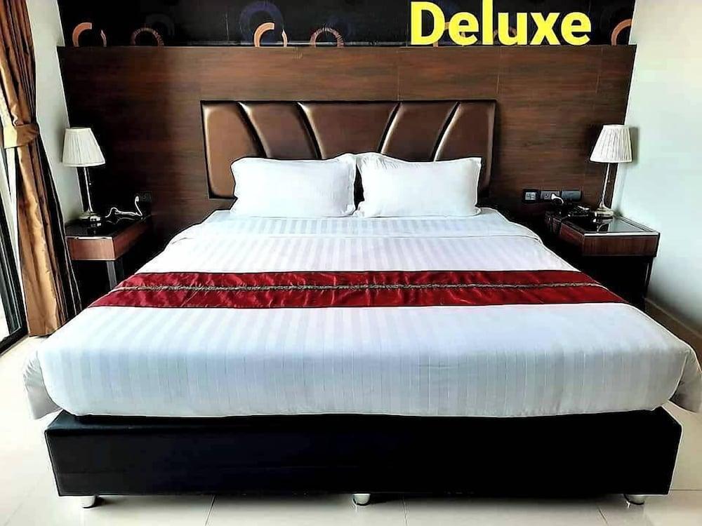 Constancy Jomtien Pattaya Hotel Room Type - Deluxe Double Room, City View