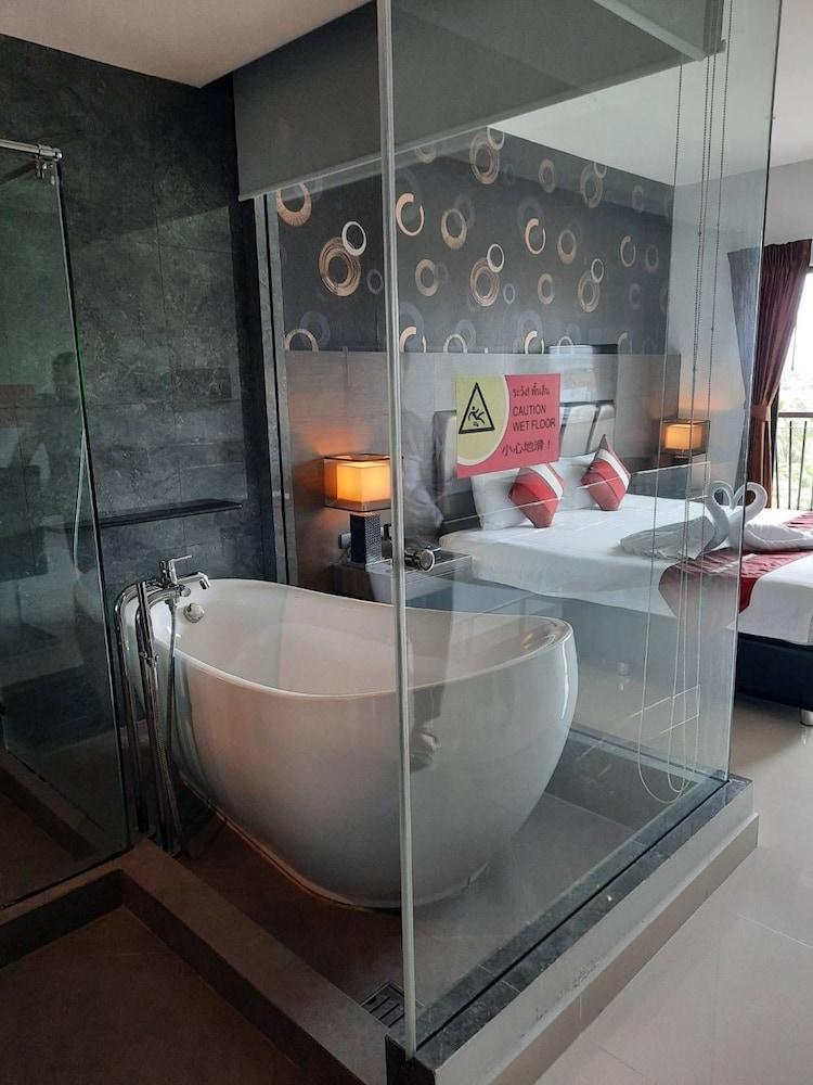 Constancy Jomtien Pattaya Hotel Room Type - Honeymoon Studio Suite, City View