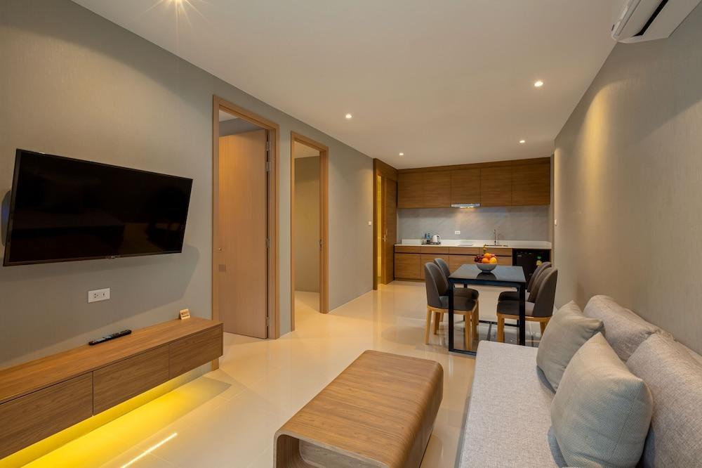 Wyndham Garden Naithon Phuket - Tap to explore photos