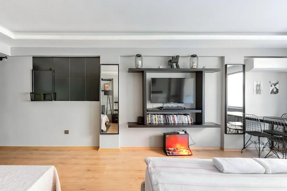 HANDMADE Room Type - Comfort Apartment