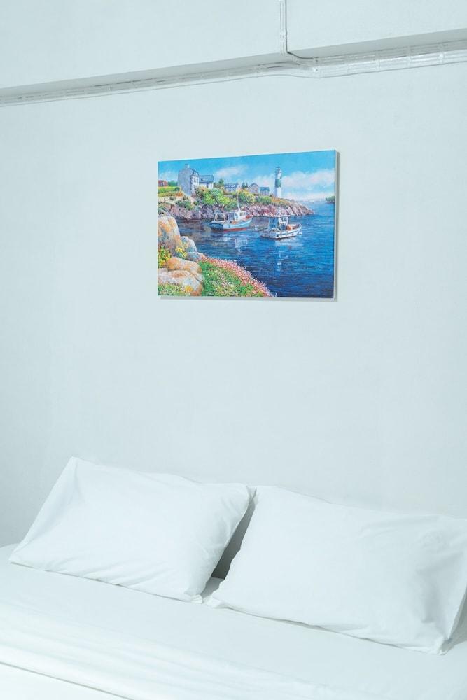Nicha Residence Hotel - Tap to explore photos