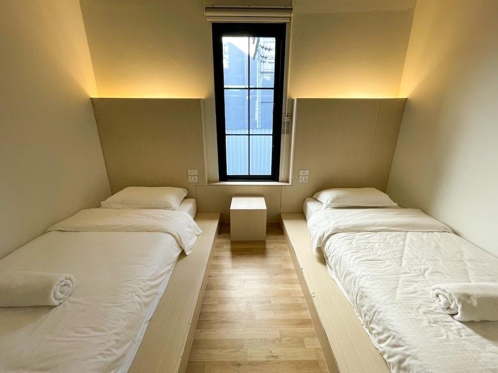 Bed To Bangkok - Hostel Room Type - Superior Twin Room, Shared Bathroom