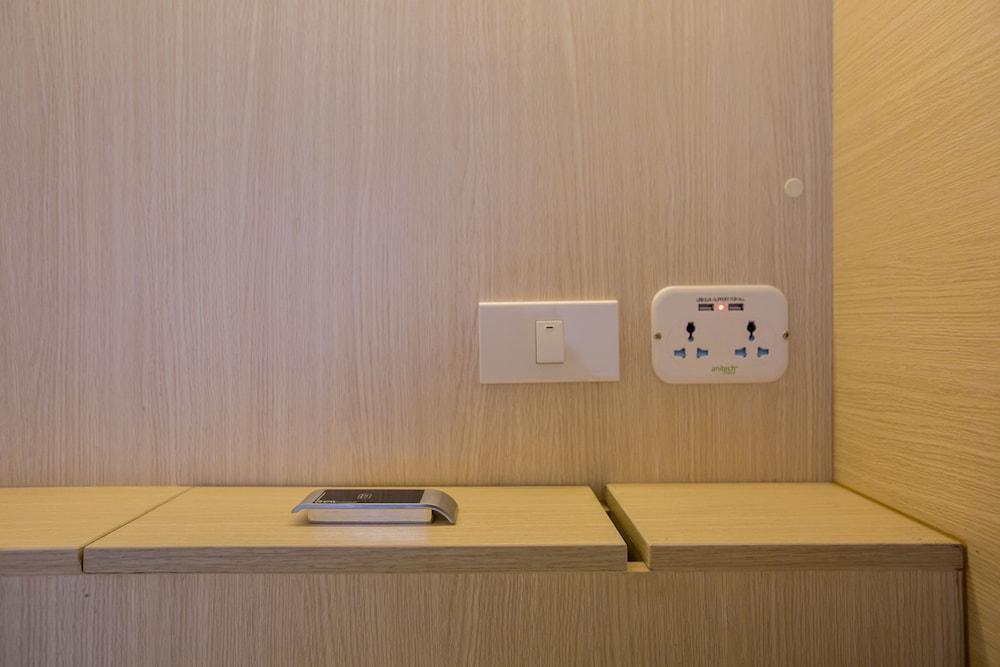 Bed To Bangkok - Hostel Room Type - Standard Shared Dormitory, Women only, No Windows