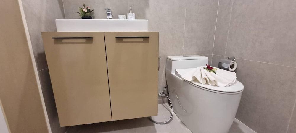 Ao504 - 1 Bdr Condo Top Floor Forest View, Ao Nang - Tap to explore photos