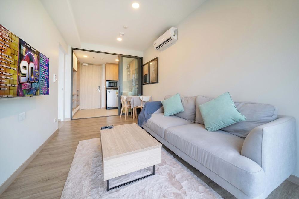 Laguna Skypark 1BR Apartament B2405 - Tap to explore photos