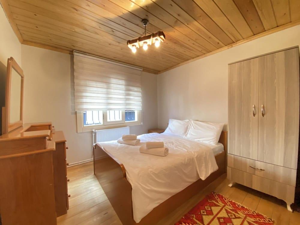 Historical Duplex Villa With Patio in Beyoglu - Tap to explore photos