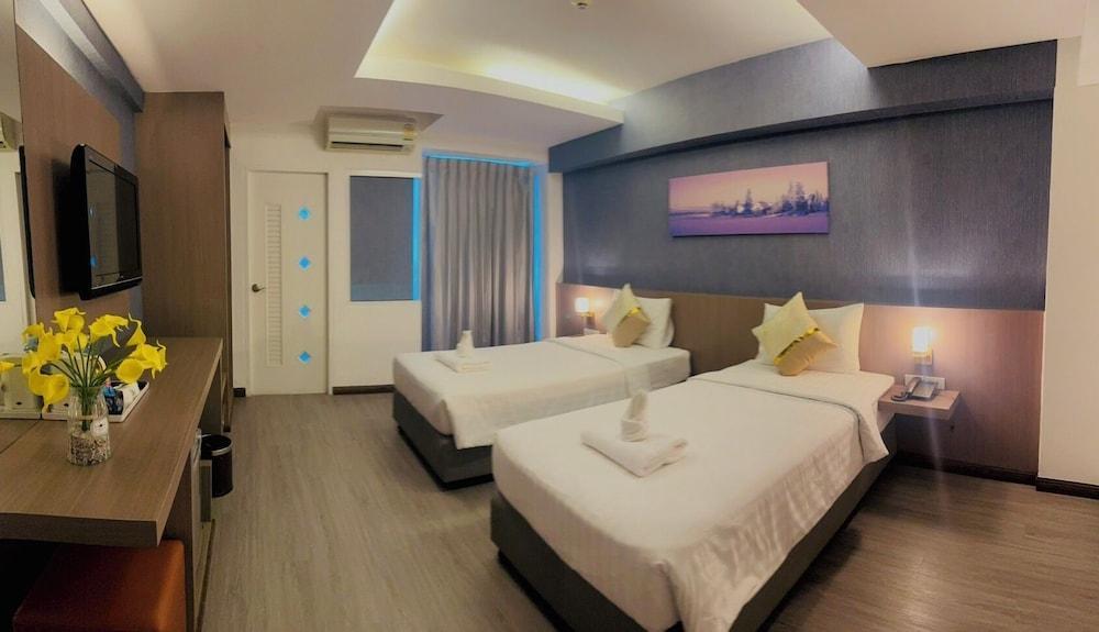 Kann Pattaya Hotel Room Type - Comfort Twin Room, City View