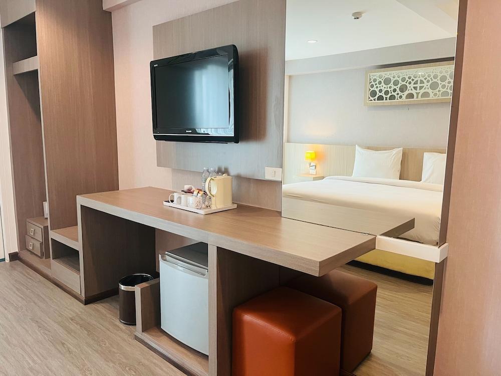 Kann Pattaya Hotel - Tap to explore photos