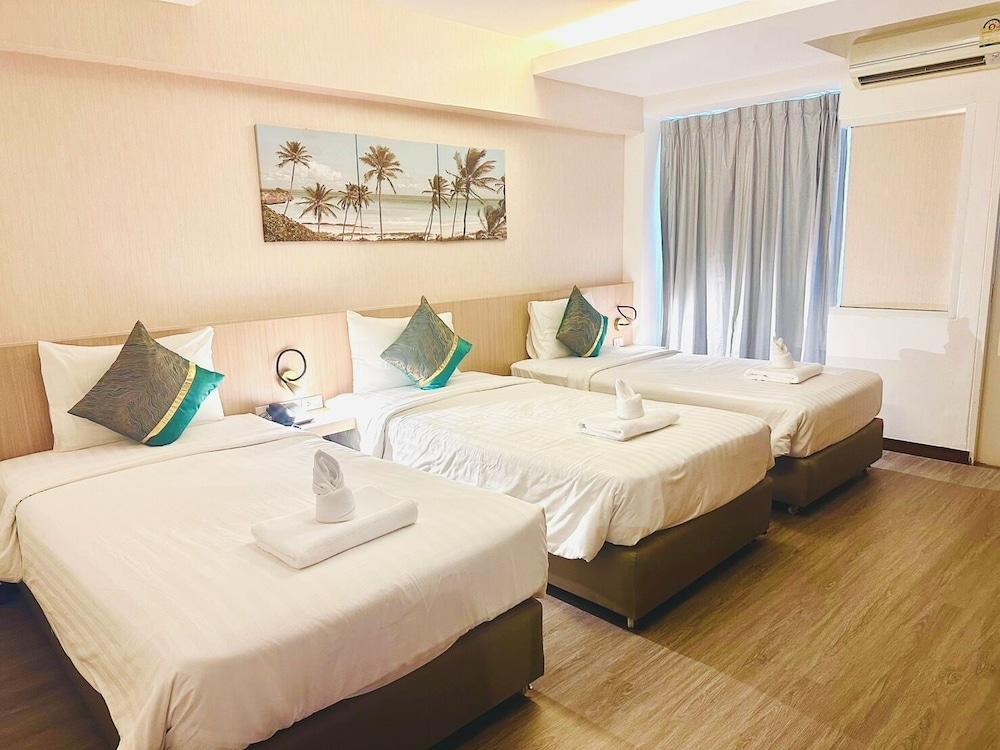 Kann Pattaya Hotel Room Type - Comfort Triple Room, City View