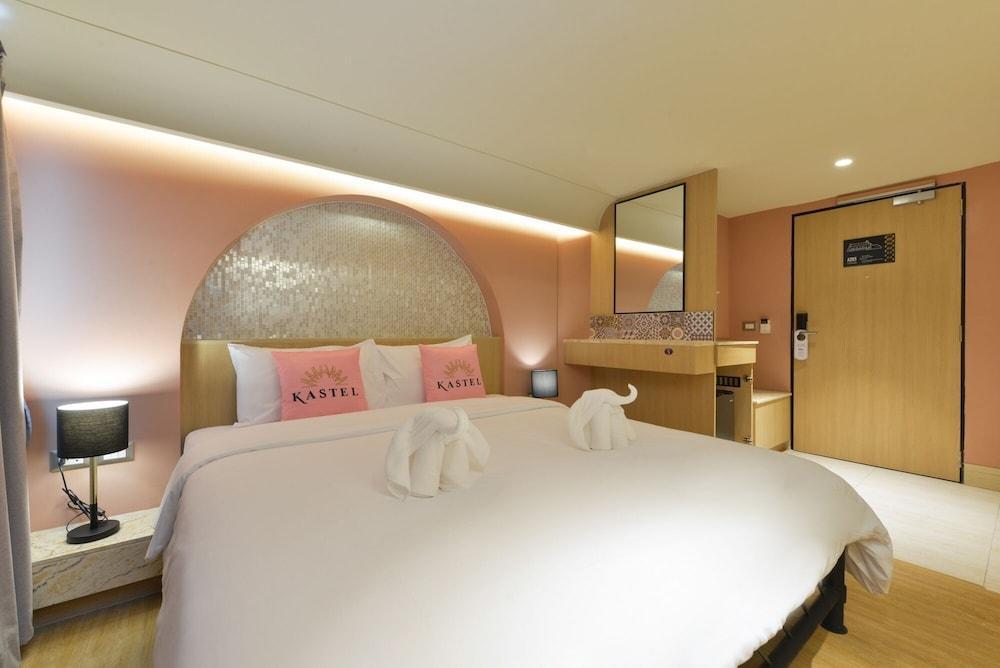 Kastel Bangkok Hotel Room Type - Executive Double Room with Bathtub