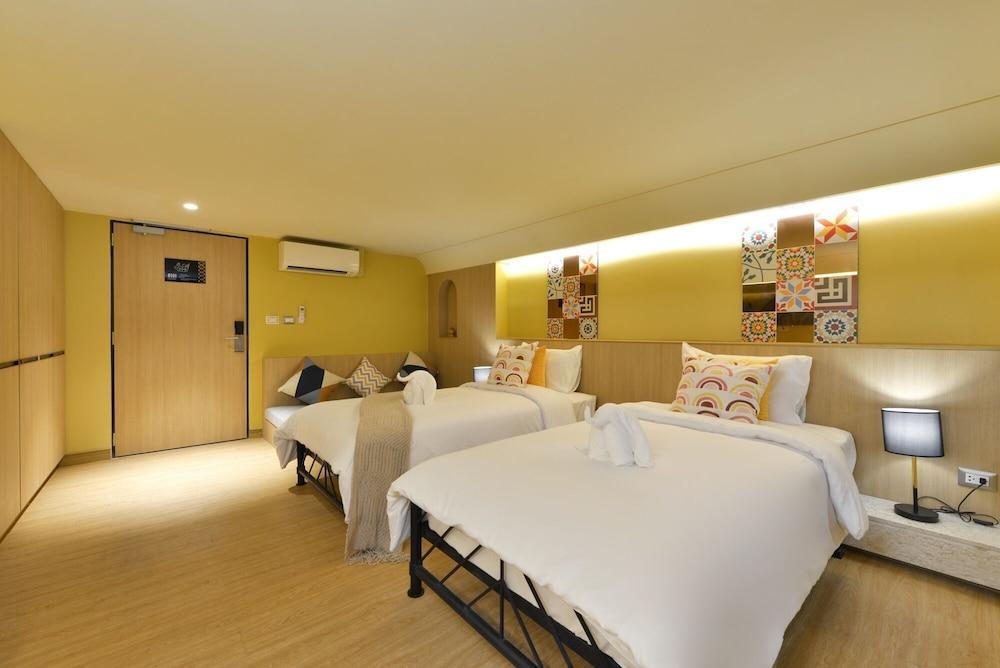 Kastel Bangkok Hotel Room Type - Executive Twin Room with Bathtub