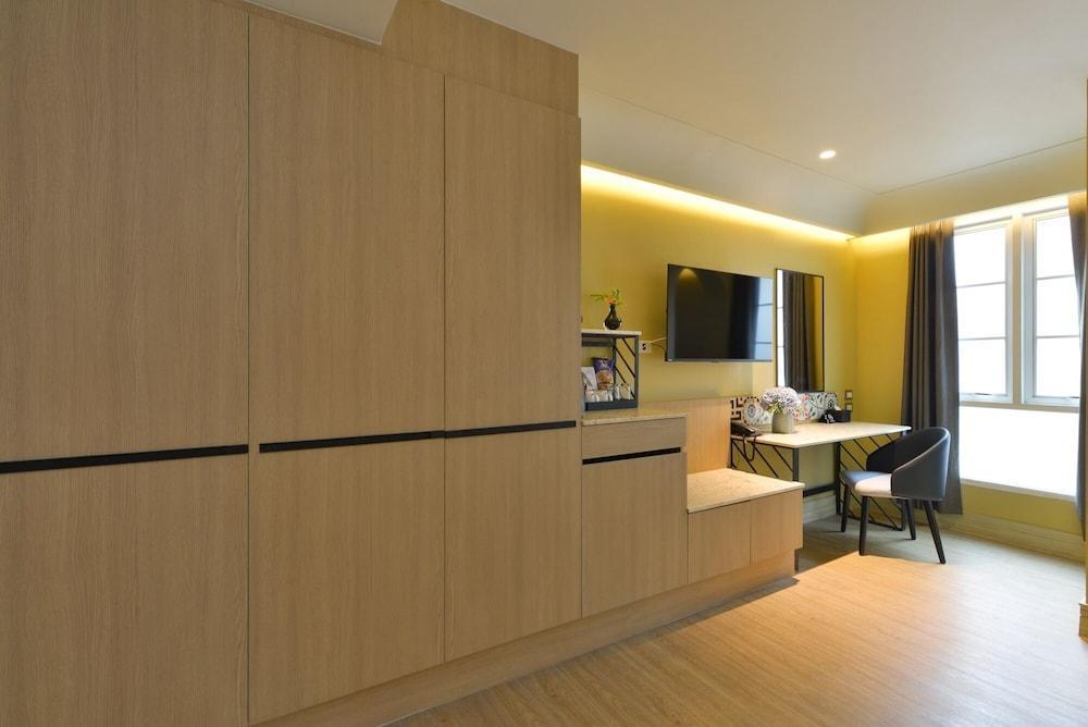 Kastel Bangkok Hotel by Loft BKK - Tap to explore photos