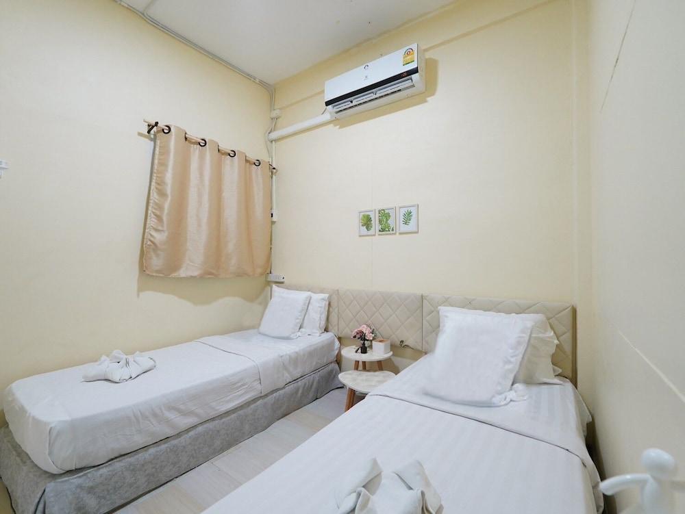EZ Sleep at Ratchada 19 Room Type - Twin Room