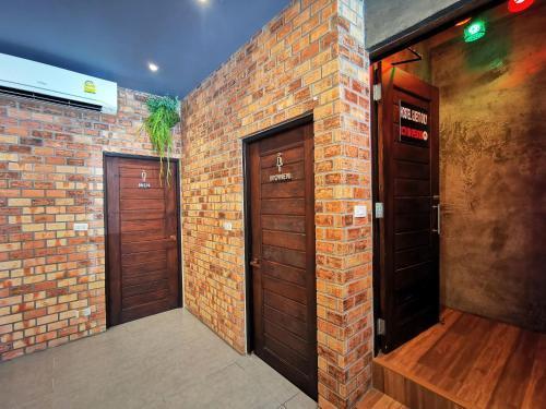 Hi Samui Hostel - Tap to explore photos