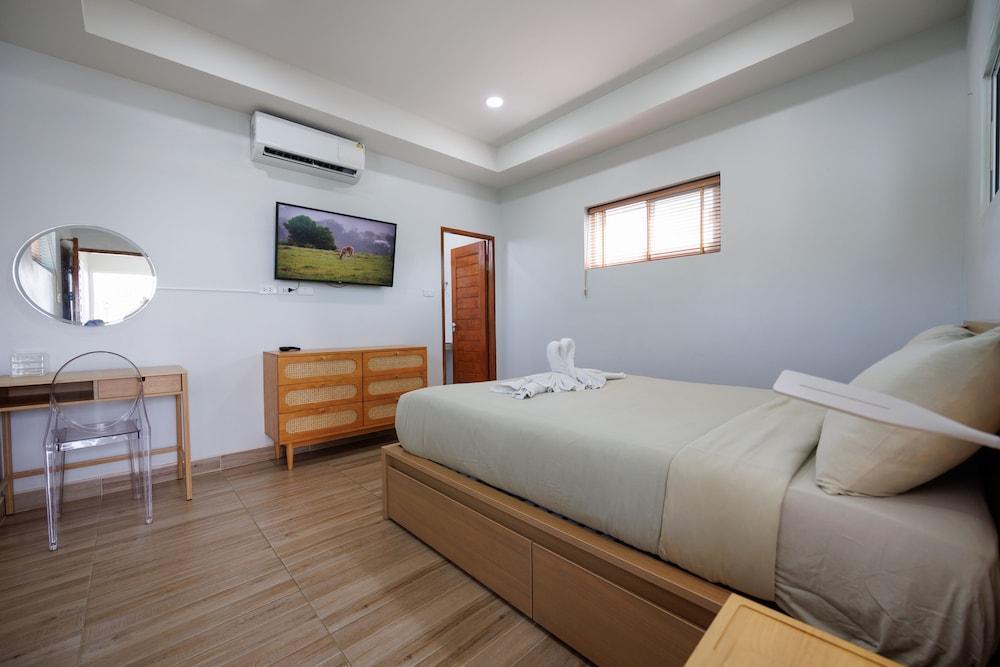 Pearl Seaview Villa with Private Gym - Tap to explore photos