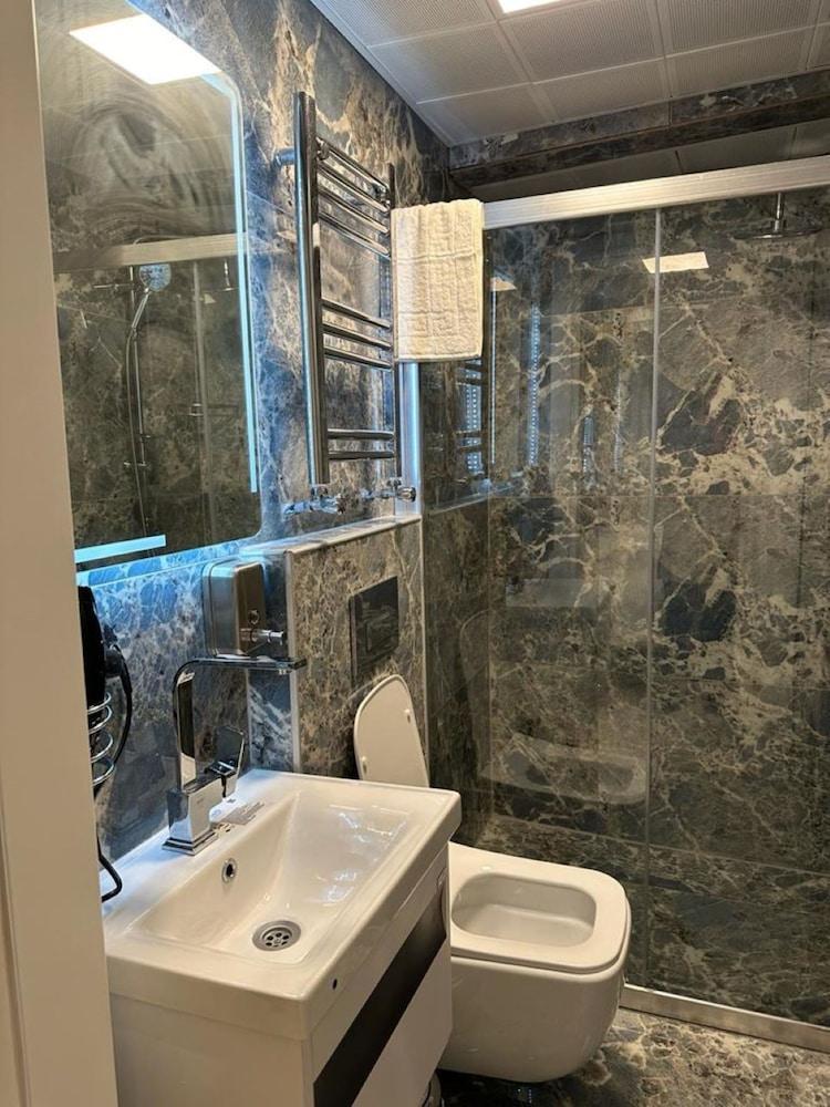 Sareban Hotel Istanbul - Tap to explore photos