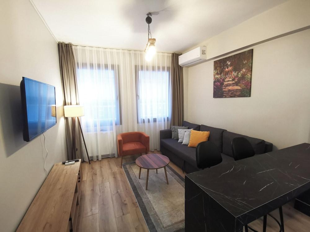 Gafa Garden Hostel & Apartments - Tap to explore photos