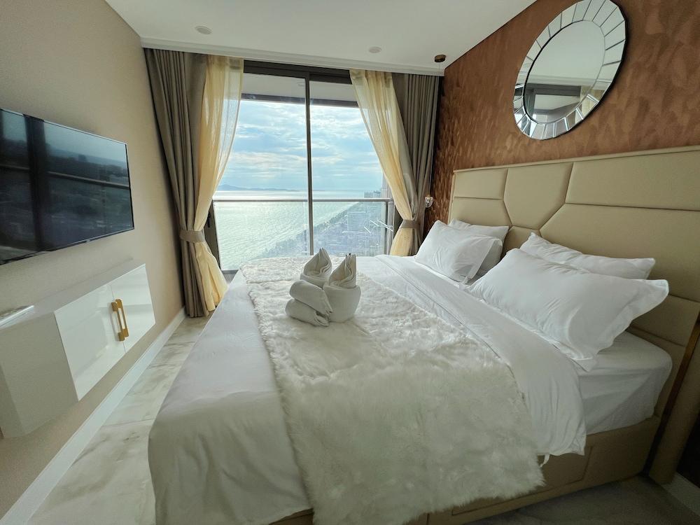 Copacabana Jomtien Beach Condo