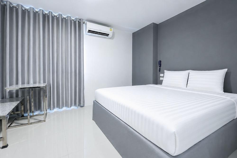 Siam Rama 9 Hotel Room Type - Standard Room