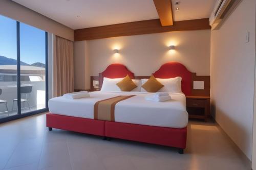 Phuket suite hotel - Tap to explore photos