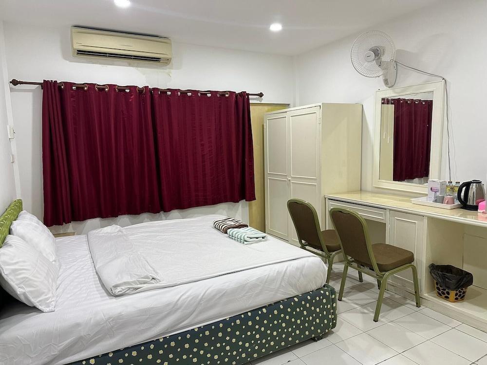 Paradise in bangkok Room Type - Deluxe Studio