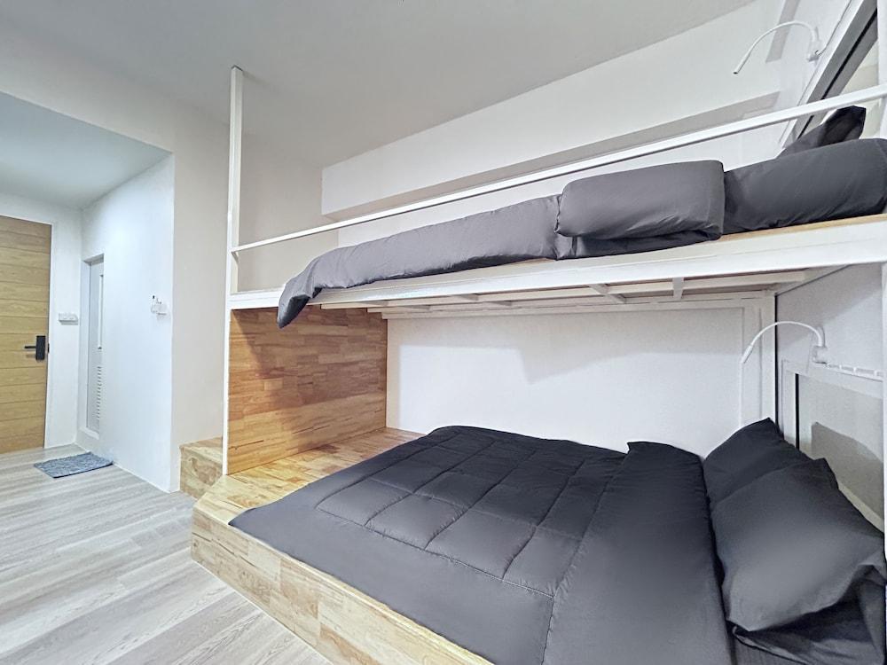 Letter Better Home Room Type - Basic Quadruple Room (1 Queen Bunk Bed)