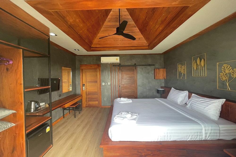 Pha Lae Tawan@Siray Room Type - Superior King Villa