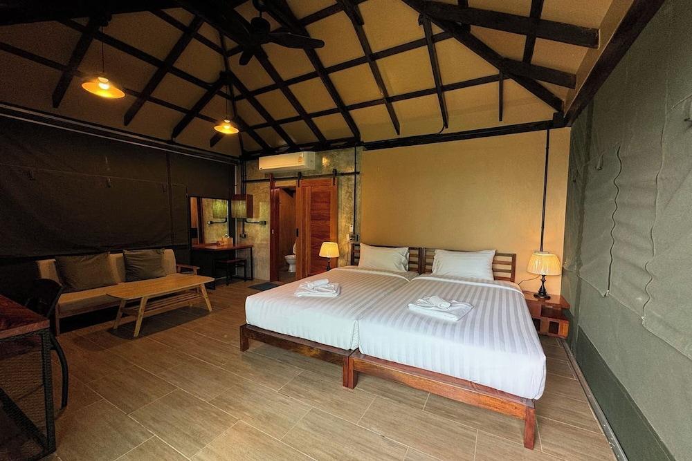 Pha Lae Tawan@Siray Room Type - Standard Twin Villa
