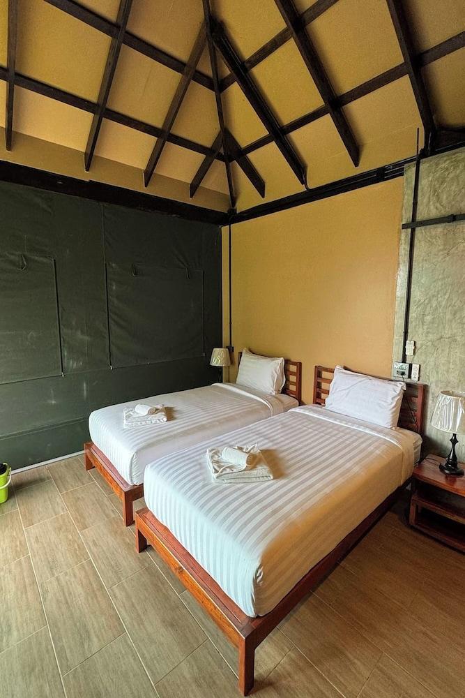 Pha Lae Tawan@Siray Room Type - Standard Villa, 2 Twin Beds