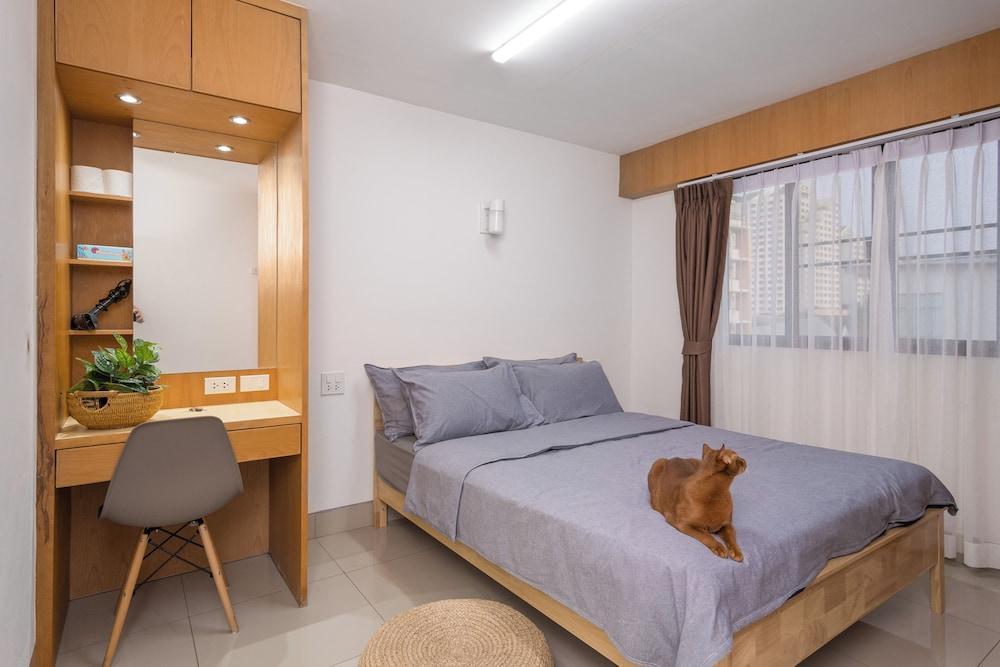 Homies Ratchada Hotel Room Type - Premier Room, City View