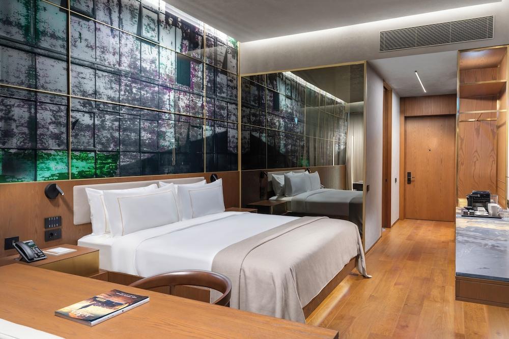Rixos Tersane Istanbul Room Type - One Bedroom Premium Suite Sea View with Balcony - Nickelodeon Play Access
