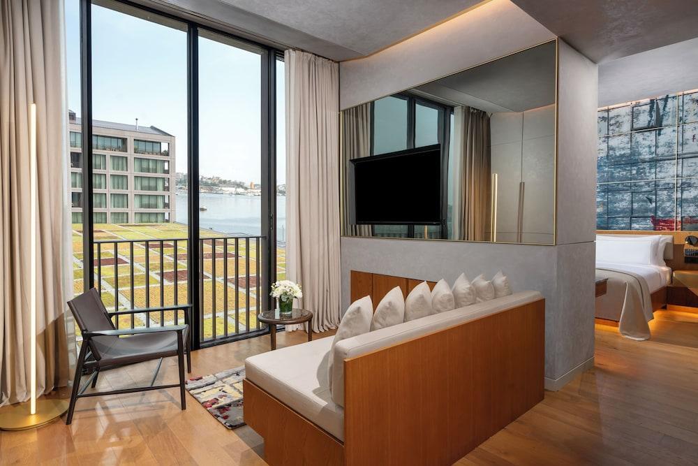 Rixos Tersane Istanbul Room Type - Junior Suite Partial Sea View - Nickelodeon Play Access Rixos Tersane Istanbul Room Type - Junior Suite Partial Sea View - Nickelodeon Play Access