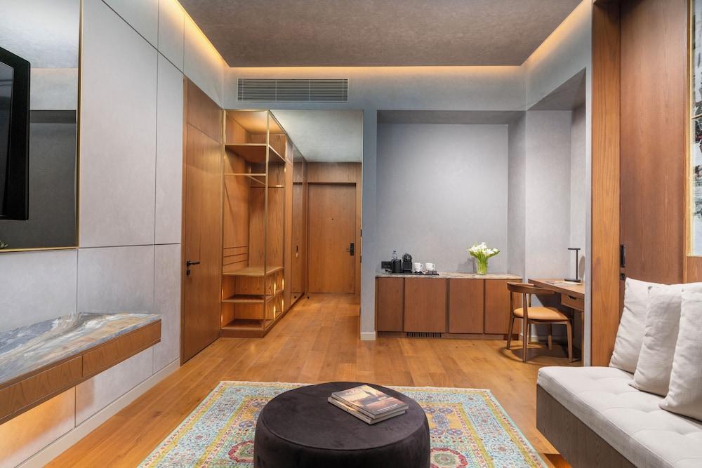 Rixos Tersane Istanbul Room Type - One Bedroom Premium Suite Partial Sea View with Balcony - Nickelodeon Play Access Rixos Tersane Istanbul Room Type - One Bedroom Premium Suite Partial Sea View with Balcony - Nickelodeon Play Access