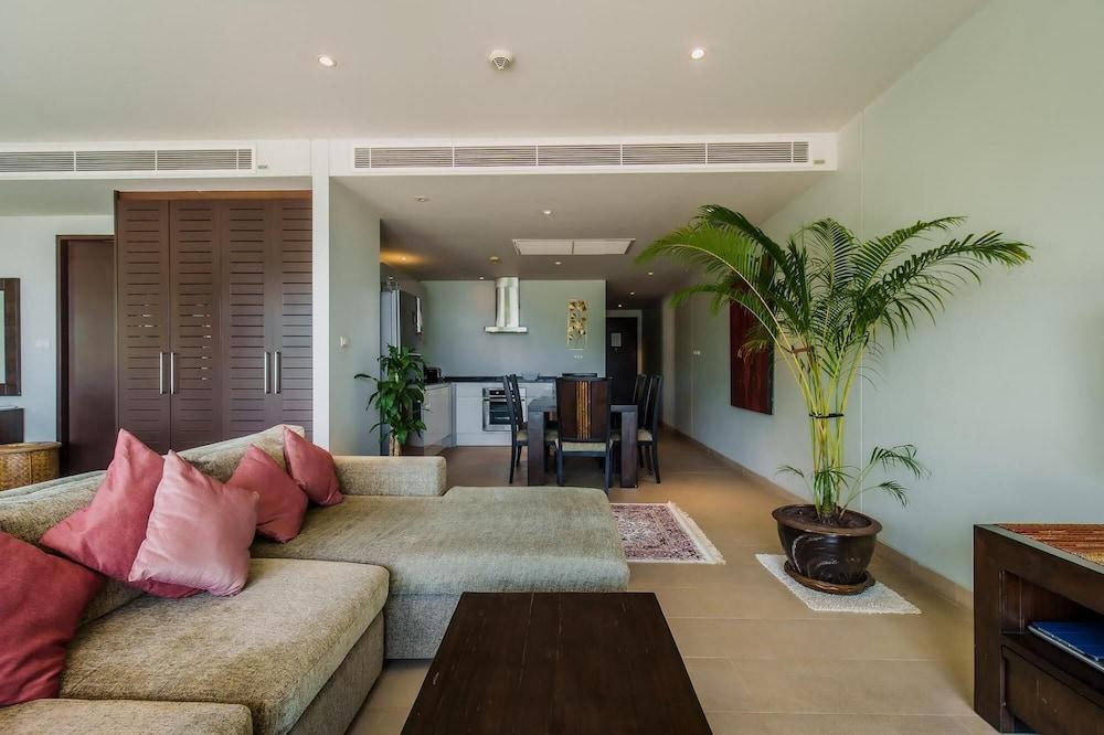 Daisy 2 Bedroom Suite - Tap to explore photos