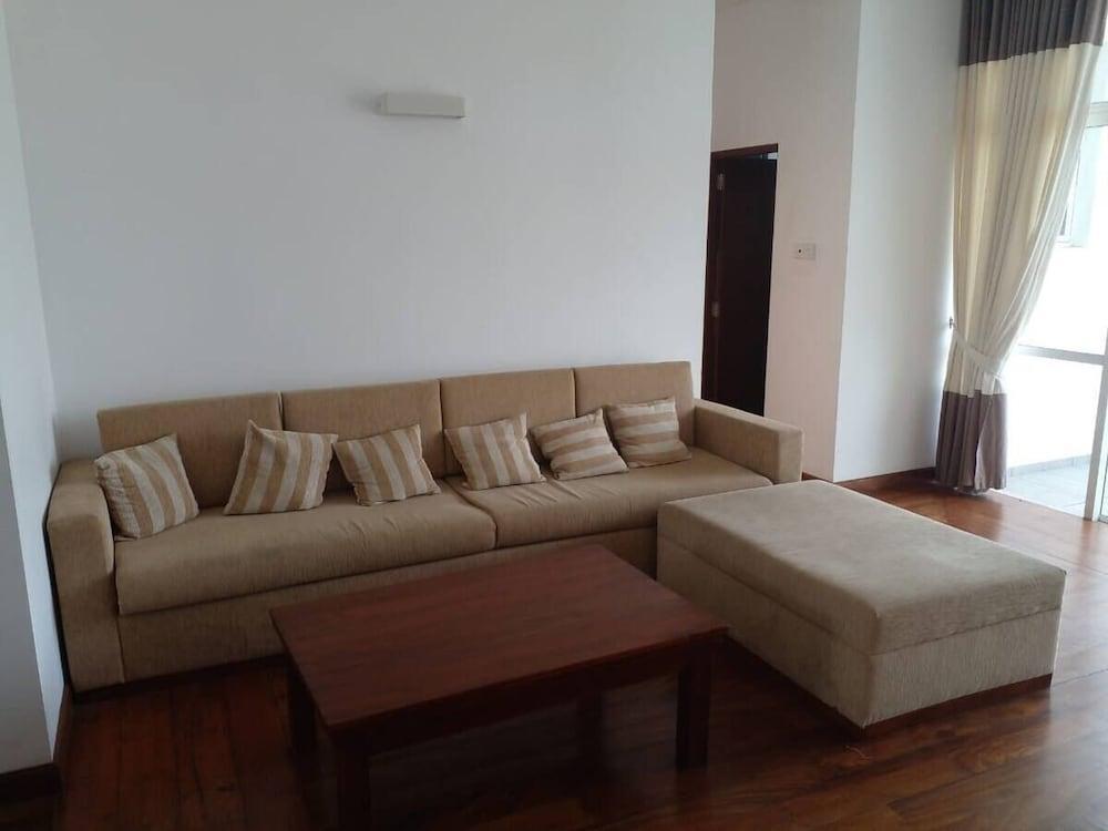 Luxury Apartment in Colombo 7 - Tap to explore photos