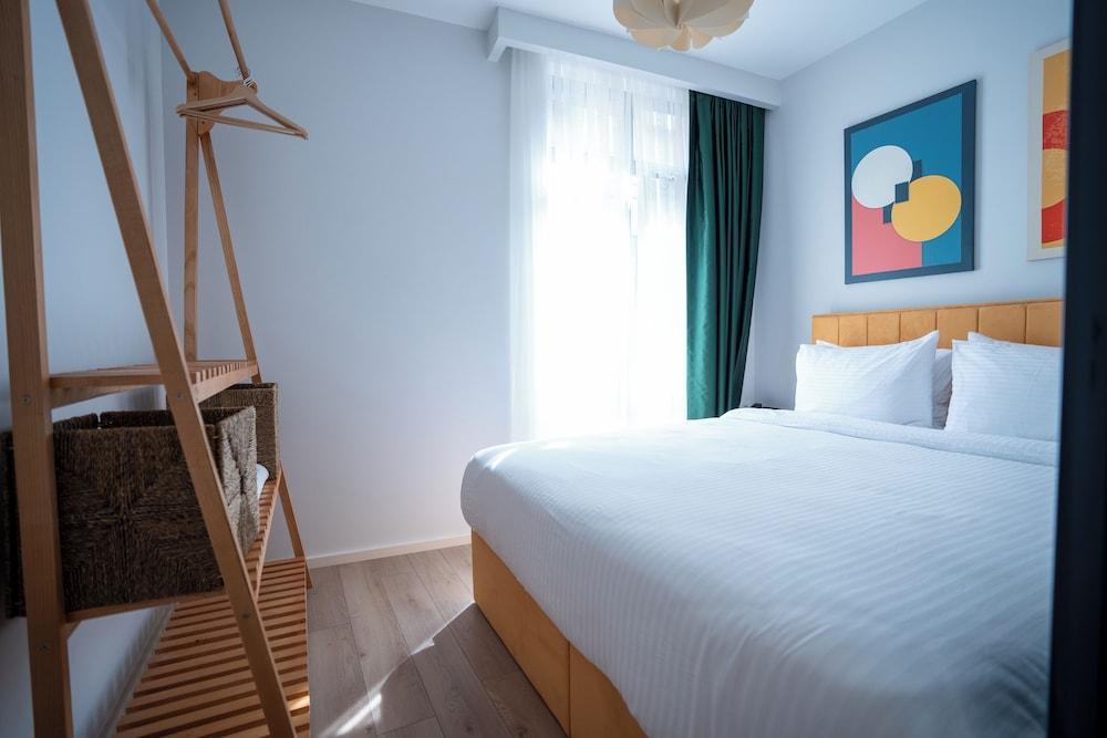 Bird Nest Suite Room Type - City Room
