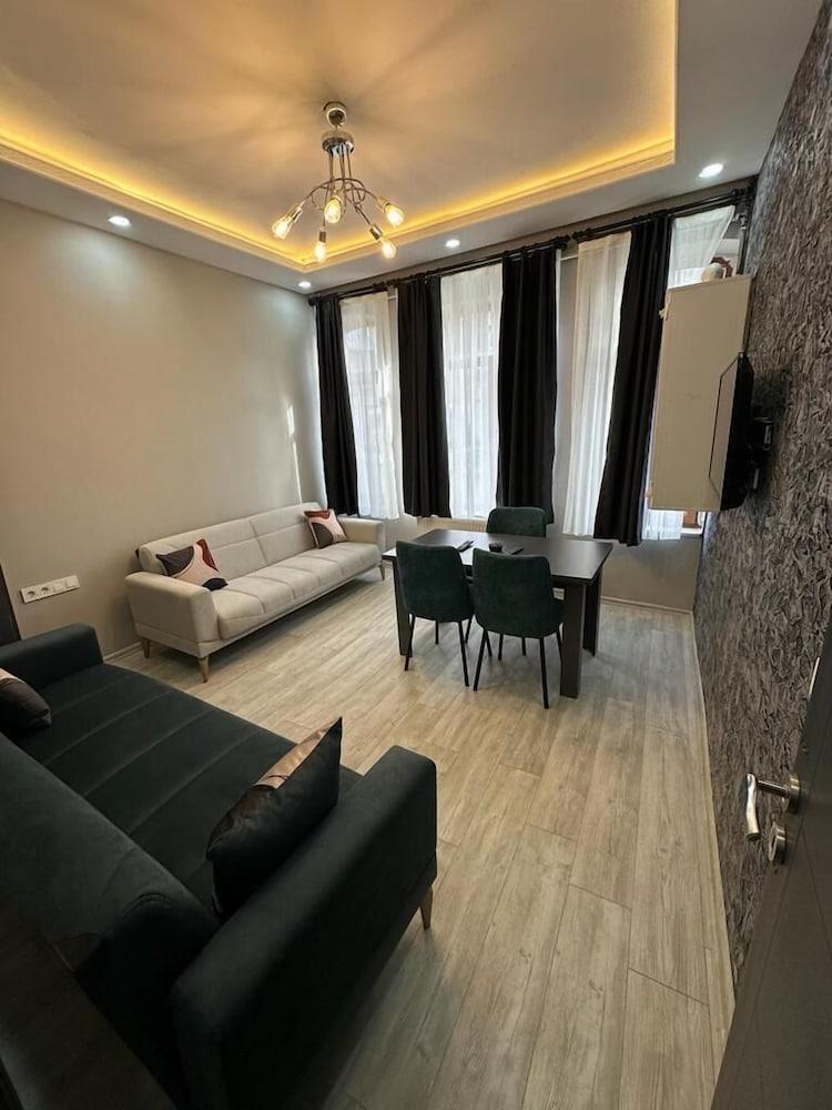 The Square 30 Room Type - Luxury Apartment
