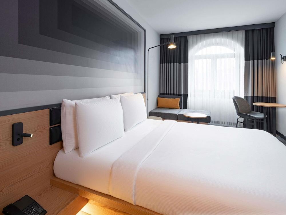 ibis Istanbul Sisli Room Type - Superior Room, 1 Double Bed, Courtyard View ibis Istanbul Sisli Room Type - Superior Room, 1 Double Bed, Courtyard View