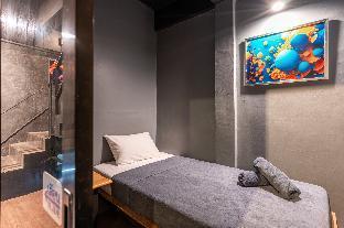 Black Panther Hostel Room Type - Standard Single Rooms