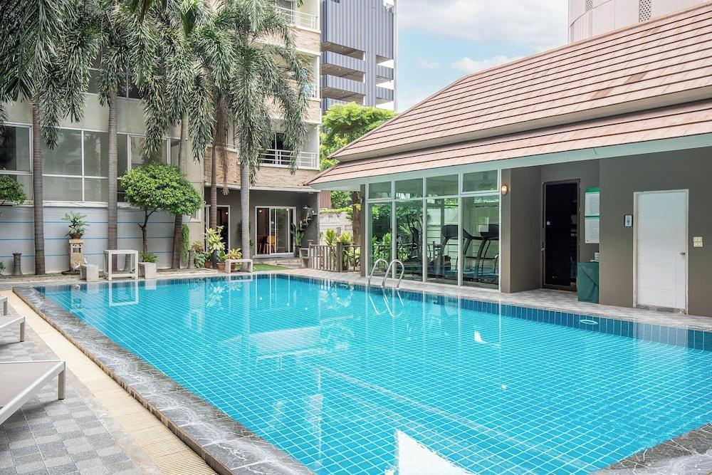 Diya Hotel Bangkok - Tap to explore photos