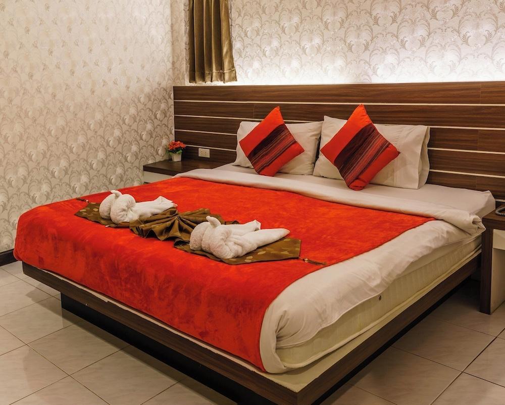The Shades Hotel 50 meter Beach Front Room Type - Standard Room