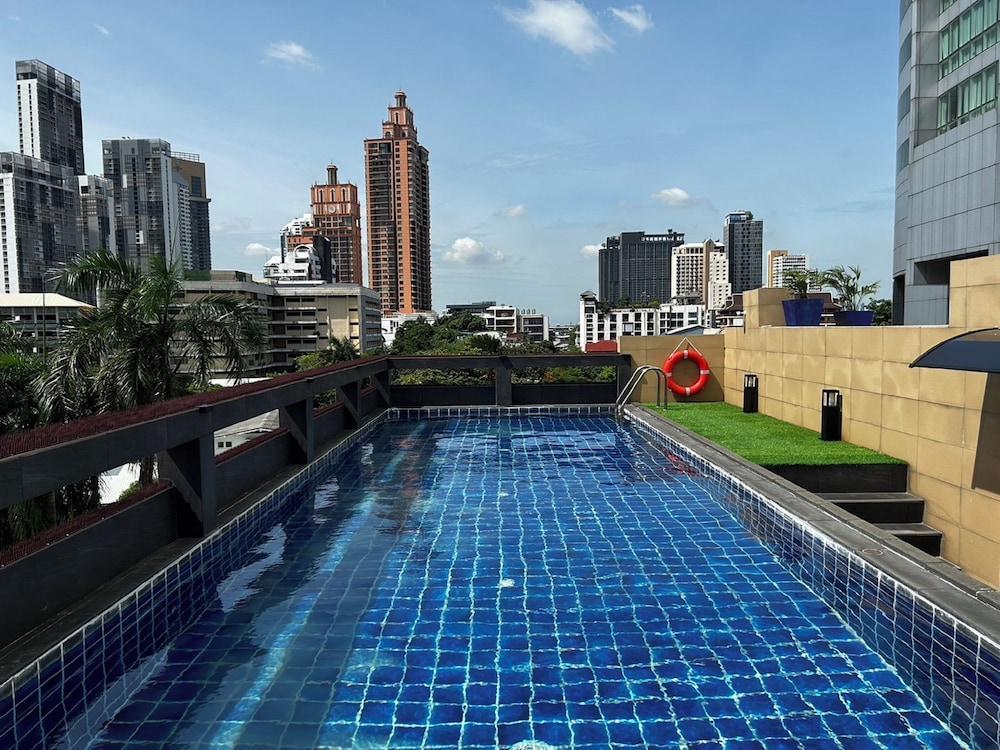 Aspira Suites Sukhumvit 20 - Tap to explore photos