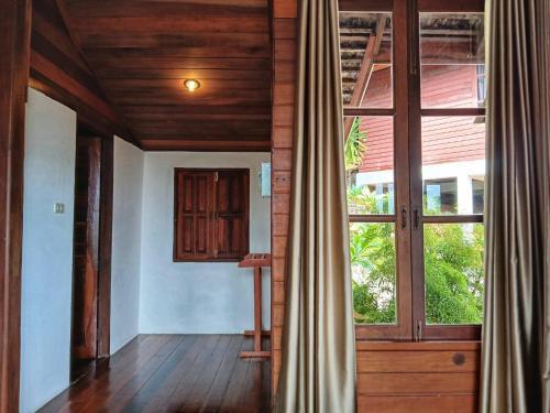 Samui Wooden Hill - Tap to explore photos