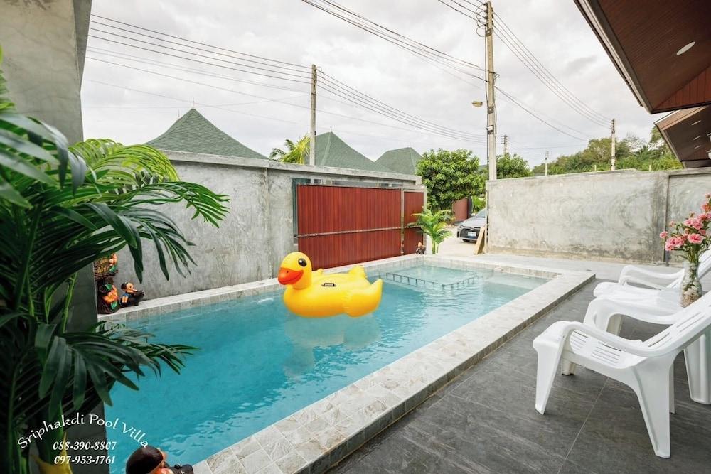 Sriphakdi Pool Villa Krabi - Tap to explore photos