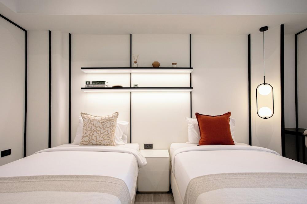 Pillow B Hotel Room Type - Deluxe Twin Room, Non Smoking