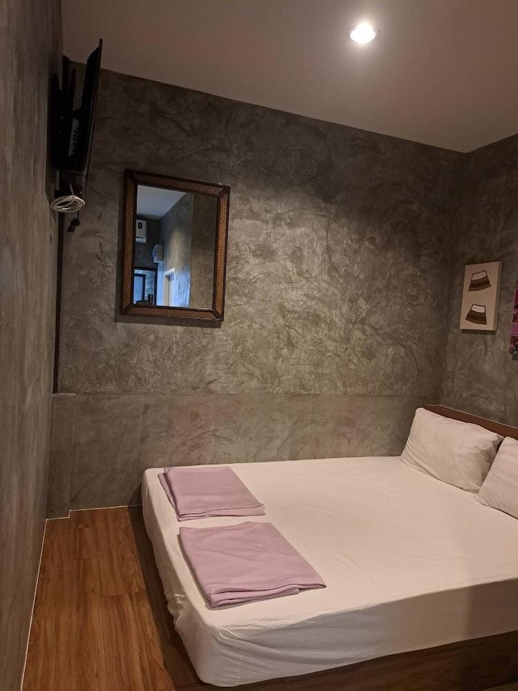 BKK TEAK Room Type - Deluxe Room