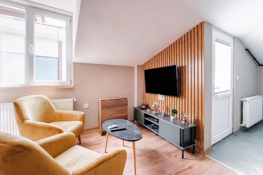 Studio Flat w Terrace and View 8 min to Torium - Tap to explore photos