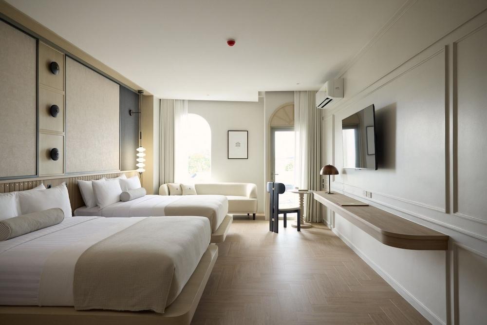 Arco Phuket Town Room Type - Premium Twin Queen