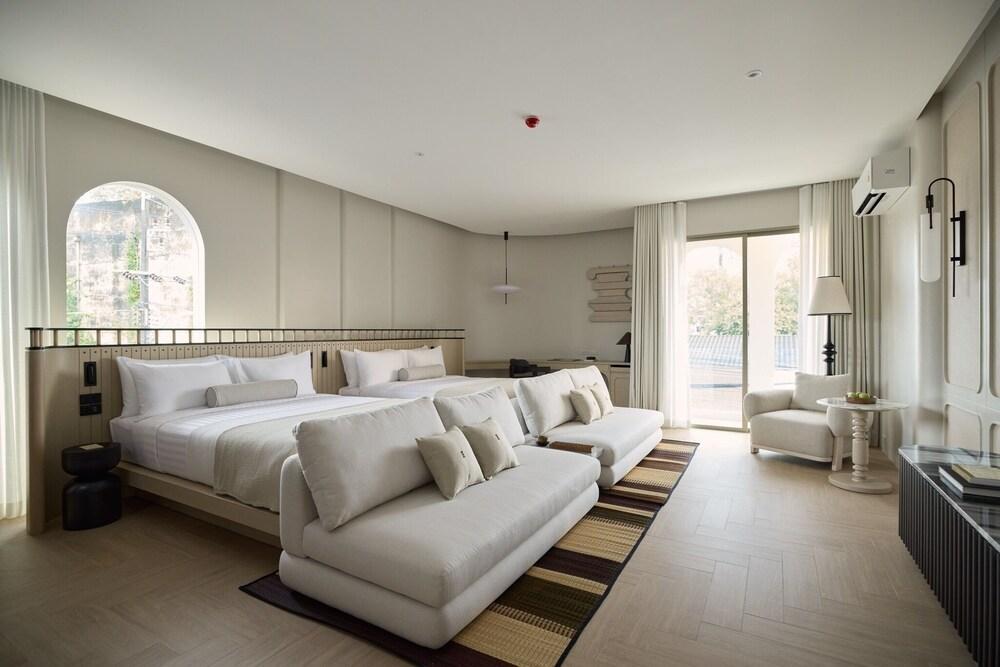Arco Phuket Town Room Type - Family with Bathtub