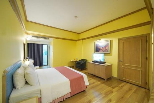 Riverside Bangkok Hotel Room Type - Superior Double Room